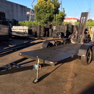 t230-tri-axle
